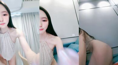 绿播转黄网红女神！白皙皮肤超高颜值！粉嫩奶子揉捏，呻吟嗲嗲好听，跳蛋震动掰开特写