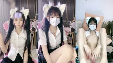 绝对极品！清纯系天花板！双马尾顶级美少女，纤细美腿白丝袜，玻璃棒插无毛嫩穴，快速猛捅流出白浆